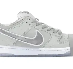 Nike SB Dunk Low White Lobster