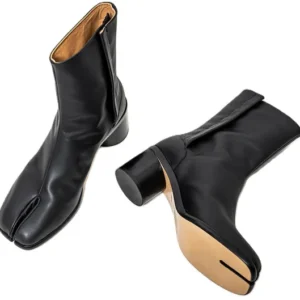 Maison Margiela Tabi Boots (2 Variants)